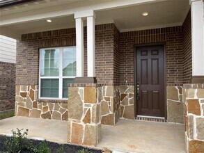 2172 Woodland Pine Dr in Shenandoah, TX - Building Photo - Building Photo