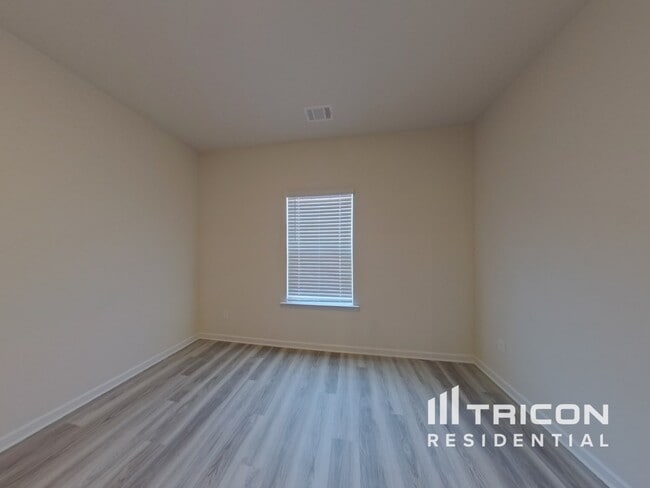 928 Hesston Dr in Locust Grove, GA - Building Photo - Building Photo
