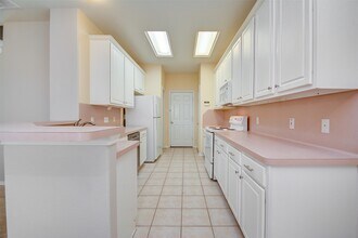5723 Vinemont Ln in Houston, TX - Building Photo - Building Photo