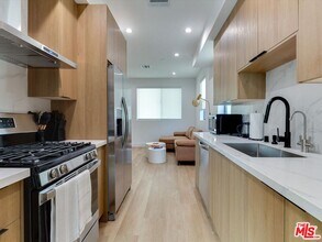 2815 Redondo Blvd in Los Angeles, CA - Building Photo - Building Photo