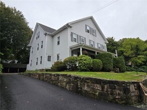 186 Beach St in North Kingstown, RI - Building Photo - Building Photo