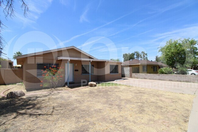 1346 N 41st Ave in Phoenix, AZ - Building Photo - Building Photo