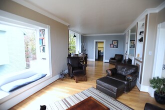 7617 S Hood Ave, Unit #2 in Portland, OR - Building Photo - Building Photo