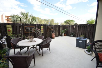 8469 SW 137th Ave, Unit 2 bedroom 2 bath Kendale in Miami, FL - Foto de edificio - Building Photo