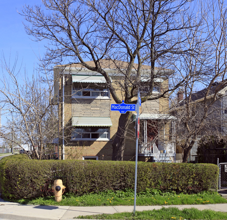 102 MacDonald St in Toronto, ON - Building Photo