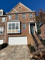 10880 Brunson Dr in Duluth, GA - Building Photo