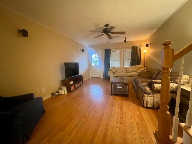 526 Nebraska St in Norman, OK - Building Photo - Building Photo
