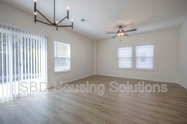 9033 E 85th Pl in Raytown, MO - Building Photo - Building Photo