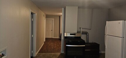 166 Cedar St, Unit 2 in Manchester, NH - Foto de edificio - Building Photo