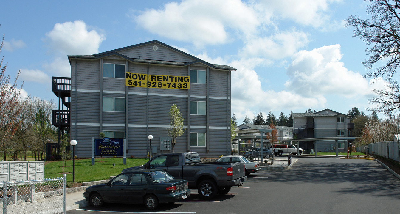 Boulder Creek Apartments in Albany, OR - Foto de edificio