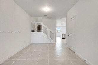 2424 SE 28th St in Homestead, FL - Building Photo - Building Photo