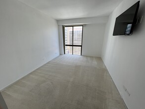 700 Richards St, Unit 2406 in Honolulu, HI - Foto de edificio - Building Photo