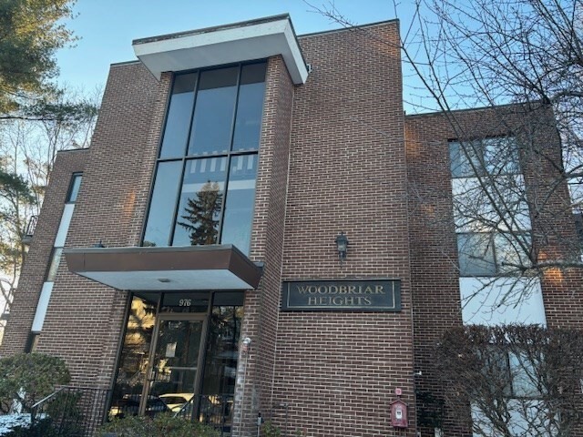 977 Main St, Unit #18 in Melrose, MA - Building Photo - Building Photo