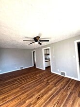 525 E 222nd St in Euclid, OH - Building Photo - Building Photo