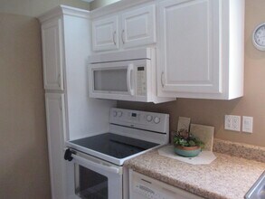 106 Lake Dora Dr in West Palm Beach, FL - Building Photo - Building Photo