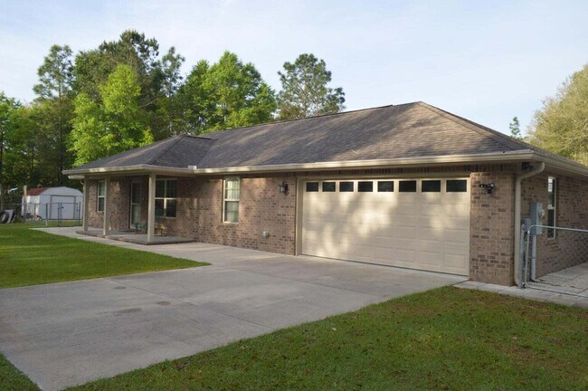 3939 Painter Branch Rd in Crestview, FL - Building Photo - Building Photo