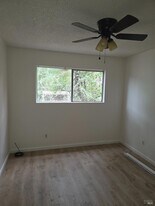 1300 Pine St in Calistoga, CA - Building Photo