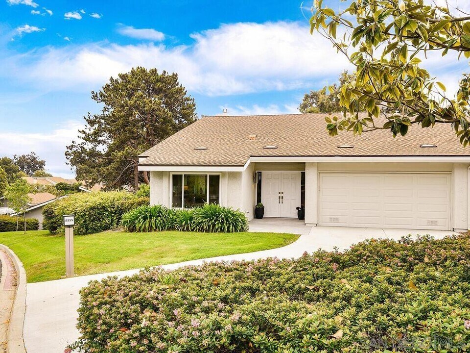 5555 Caminito Marrisa in San Diego, CA - Building Photo