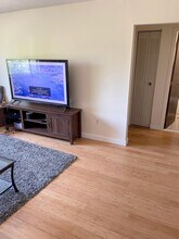 11 Cameron Ave, Unit 3 in Somerville, MA - Foto de edificio - Building Photo