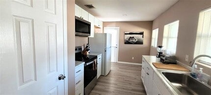 5821 Black Oak Ln in River Oaks, TX - Building Photo - Building Photo