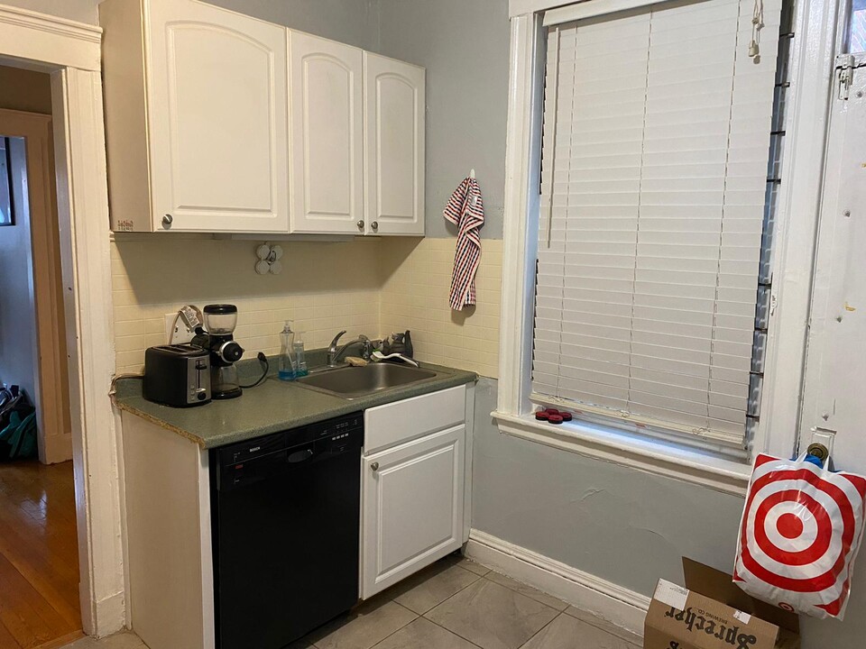 318 Summit Ave, Unit 1 in Boston, MA - Building Photo