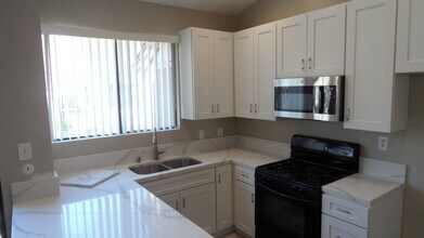 10520 Lakeside Dr N in Garden Grove, CA - Building Photo - Building Photo