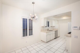 451 E Vía Carisma in Palm Springs, CA - Building Photo - Building Photo