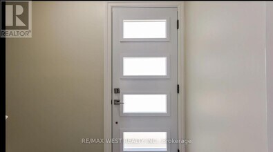 15 Flavian Crescent in Brampton, ON - Building Photo - Building Photo