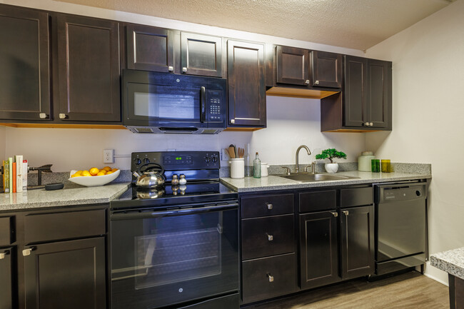 Legacy Student Living in Tallahassee, FL - Building Photo - Interior Photo