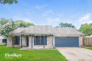 17927 Lake Manor Dr in Houston, TX - Building Photo