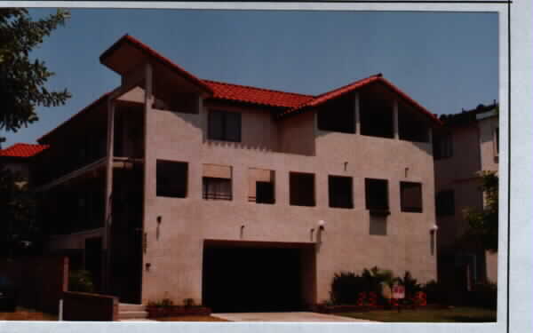 5507 W 98th St in Los Angeles, CA - Foto de edificio - Building Photo