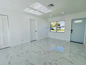 2021 NW 62nd Terrace in Sunrise, FL - Building Photo - Building Photo