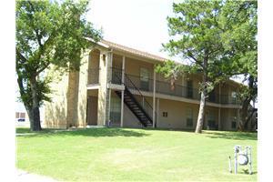 1301 Cates in Bridgeport, TX - Building Photo