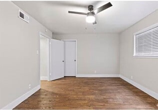 2211 S Vernon Ave in Dallas, TX - Building Photo - Building Photo