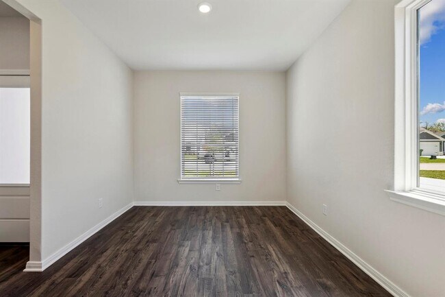 10347 Red Cardinal Dr in Cleveland, TX - Building Photo - Building Photo