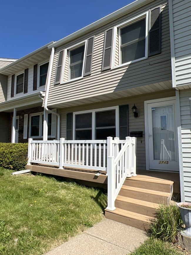 property at 3745 Hillcrest Rd