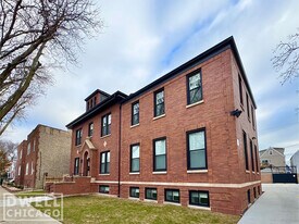 4926 N Oakley Ave, Unit 2 in Chicago, IL - Building Photo