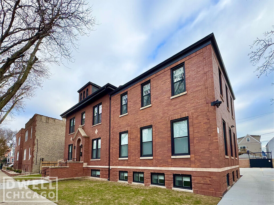 4926 N Oakley Ave, Unit 1 in Chicago, IL - Building Photo