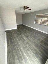 15700 NW 39th Pl in Opa Locka, FL - Building Photo - Building Photo