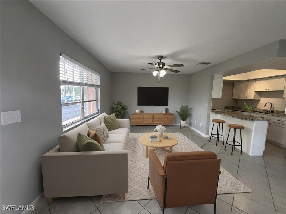 303 SW 3rd Pl in Cape Coral, FL - Building Photo