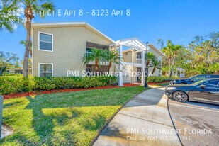8123 45th Ct E in Sarasota, FL - Building Photo