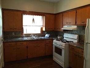 42 Bennett Ave, Unit 2 in Binghamton, NY - Foto de edificio - Building Photo