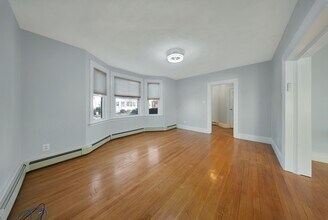 85 Kemper St in Quincy, MA - Building Photo - Building Photo