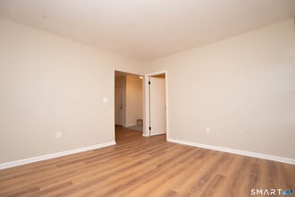 31 Hall Ave in Wallingford, CT - Building Photo - Building Photo