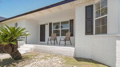 82 Veterans Rd in Santa Rosa Beach, FL - Building Photo - Building Photo