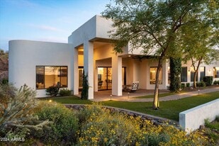 227 W Jomax Rd in Phoenix, AZ - Building Photo