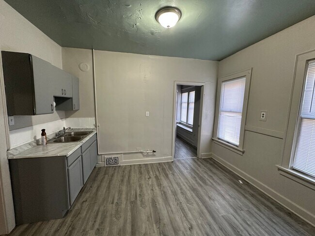 2876 N 26th St in Milwaukee, WI - Building Photo - Building Photo