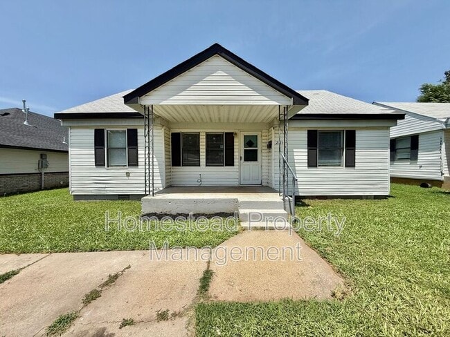 2141 SW 45th St