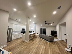 3035 Hampstead Dr in Jacksonville, FL - Building Photo - Building Photo