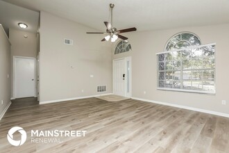 3007 E Beaumont Ln in Eustis, FL - Building Photo - Building Photo